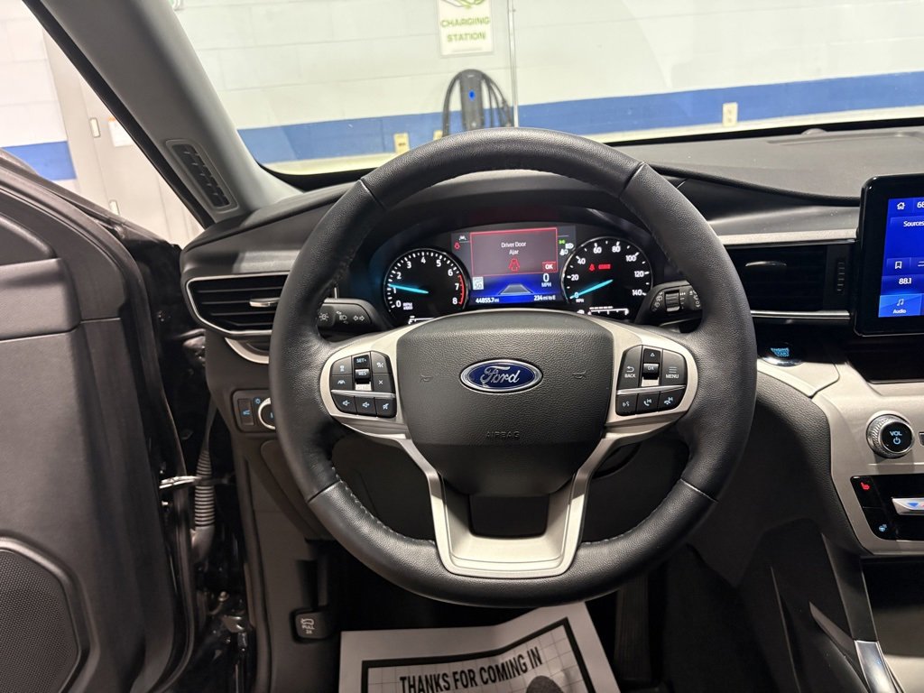 Used 2022 Ford Explorer XLT w/ Equipment Group 202A image 14