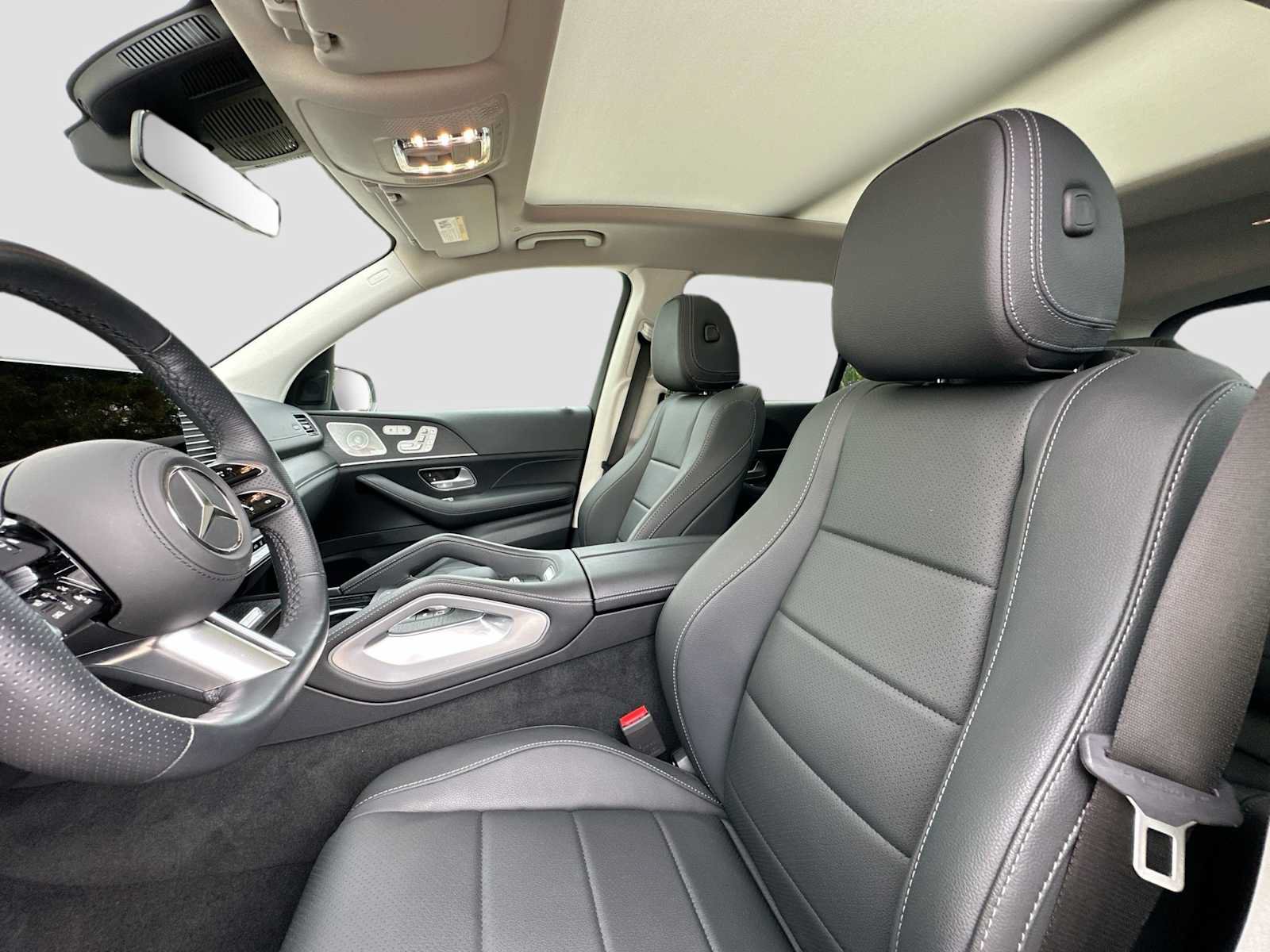 Used 2026 Mercedes-Benz GLS 450 4MATIC image 22