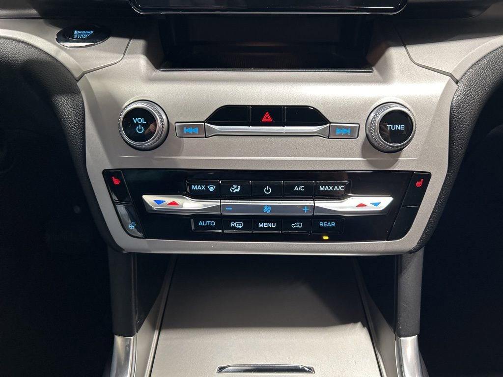 Used 2023 Ford Explorer XLT w/ Equipment Group 202A image 19