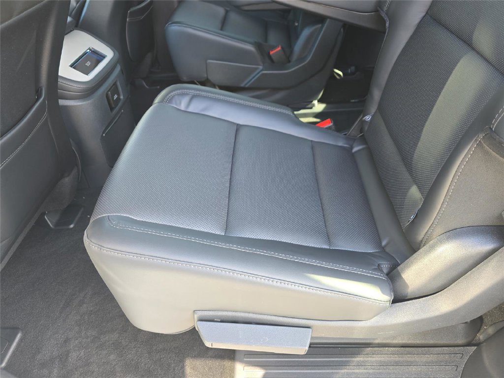 New 2026 Lincoln Navigator Reserve w/ Jet Appearance Package AWD/4WD image 16