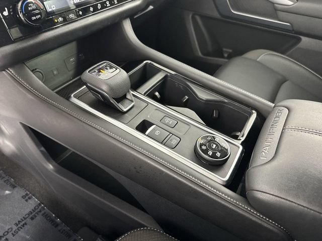 Used 2025 Nissan Pathfinder SL AWD/4WD image 18