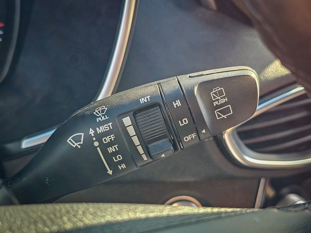 Used 2020 Hyundai Santa Fe SEL image 18