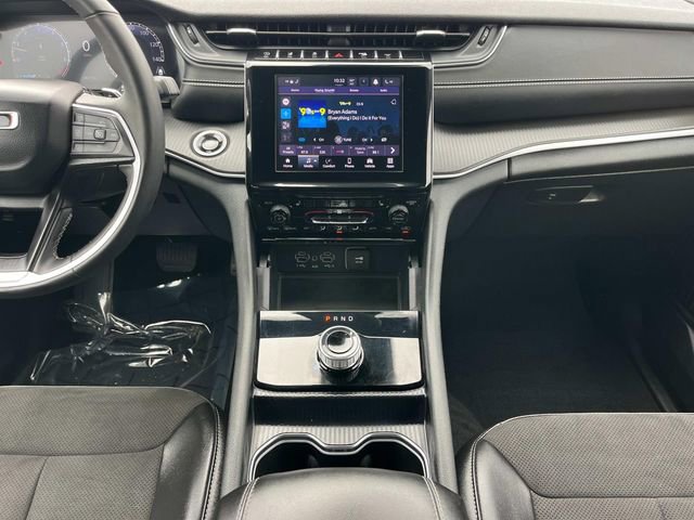 Used 2024 Jeep Grand Cherokee Altitude image 5