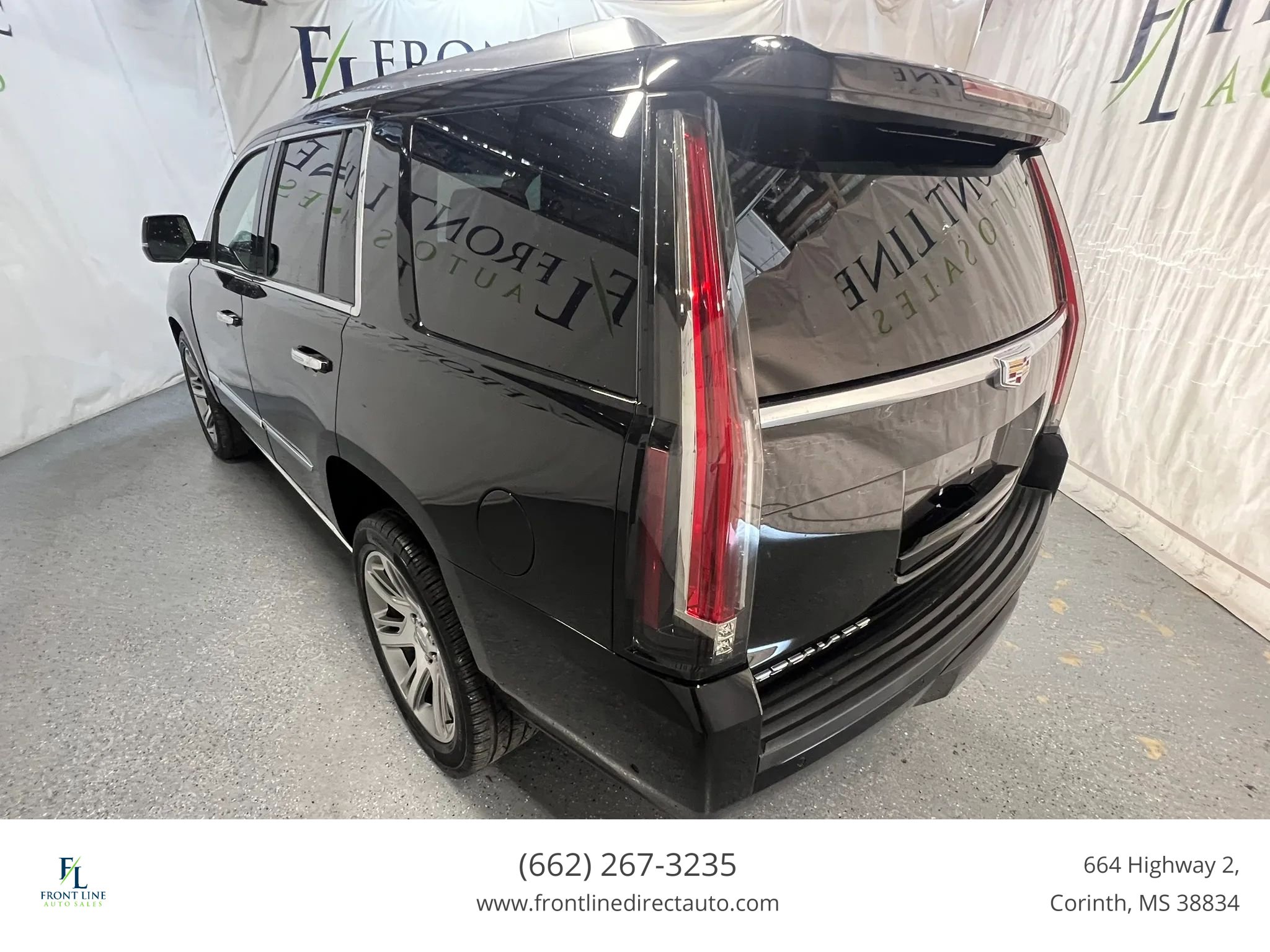 Used 2018 Cadillac Escalade Premium Luxury AWD/4WD image 5