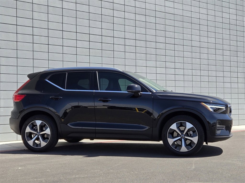 New 2025 Volvo XC40 B5 Core w/ Protection Package Premier image 4