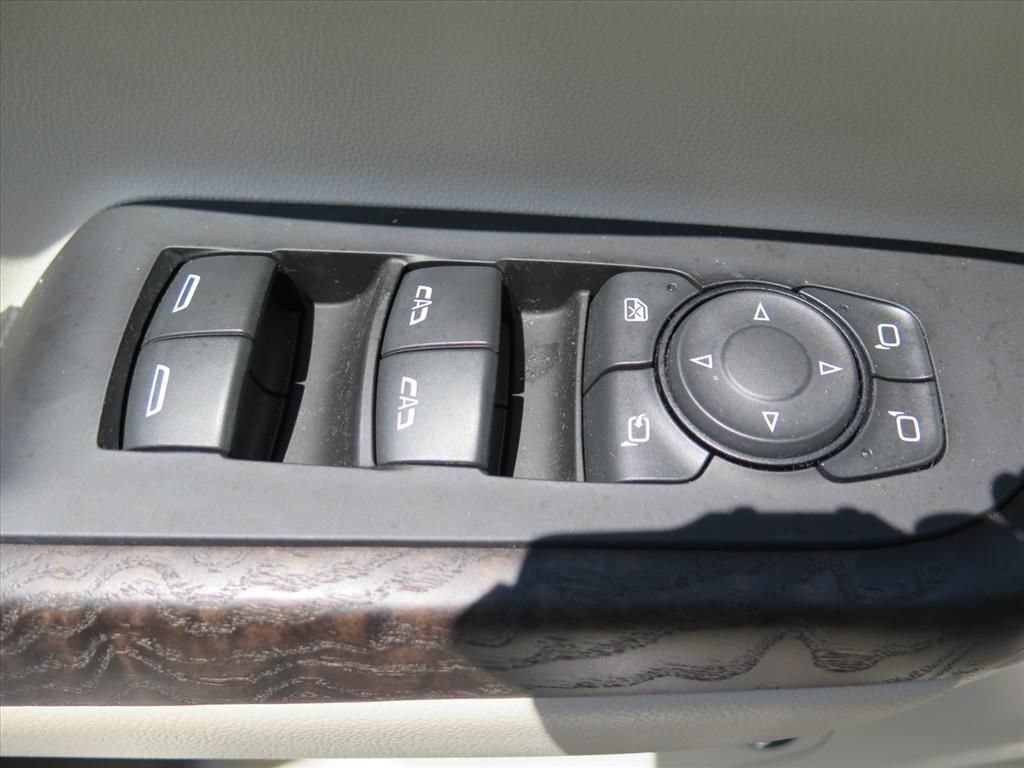 Used 2023 GMC Acadia Denali w/ Denali Ultimate Package AWD/4WD image 11
