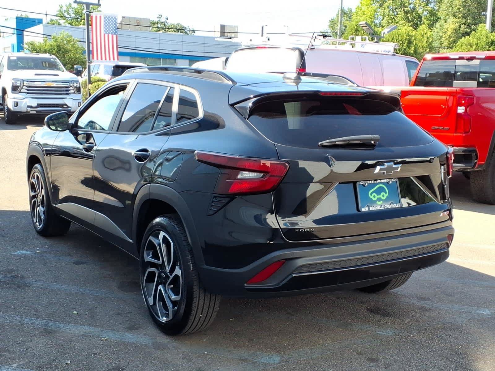 Used 2025 Chevrolet Trax RS w/ Driver Confidence Package FWD image 4