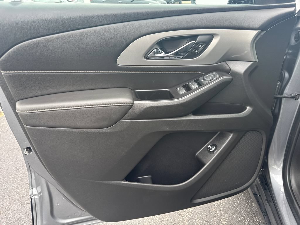 Certified 2020 Chevrolet Traverse LT FWD image 14