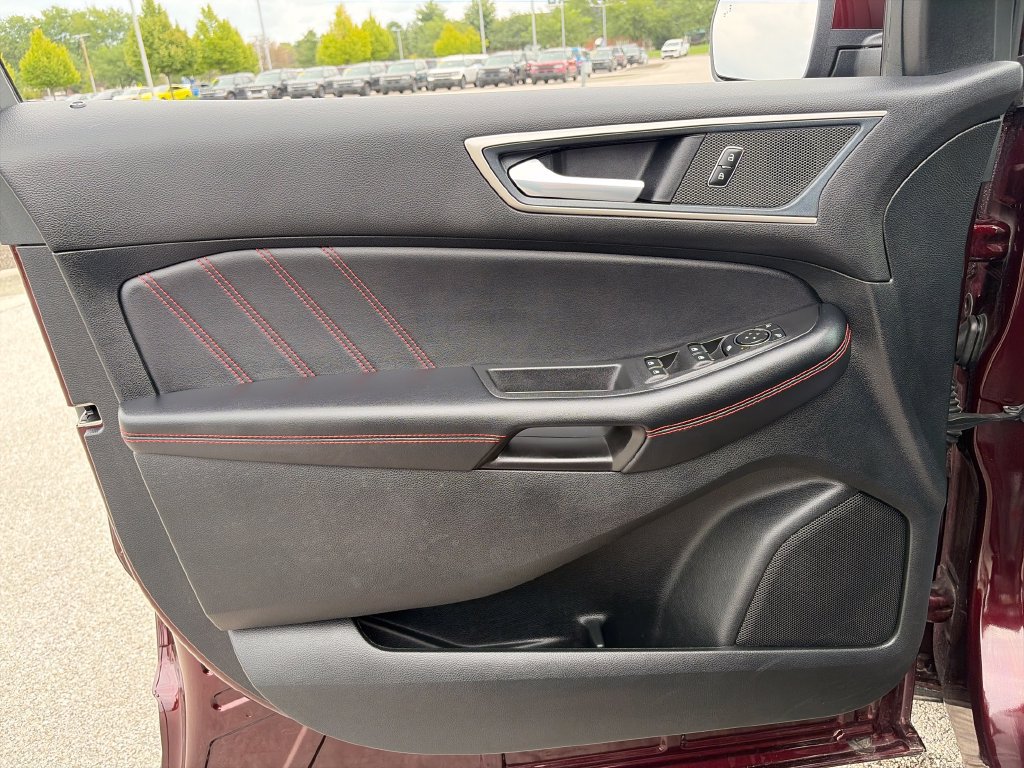 Used 2024 Ford Edge ST-Line AWD/4WD image 13