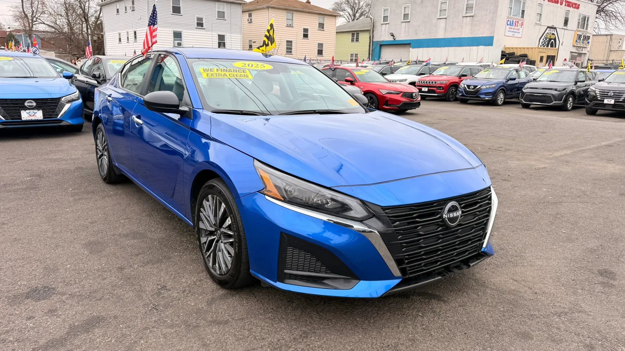 Used 2025 Nissan Altima 2.5 SV image 2