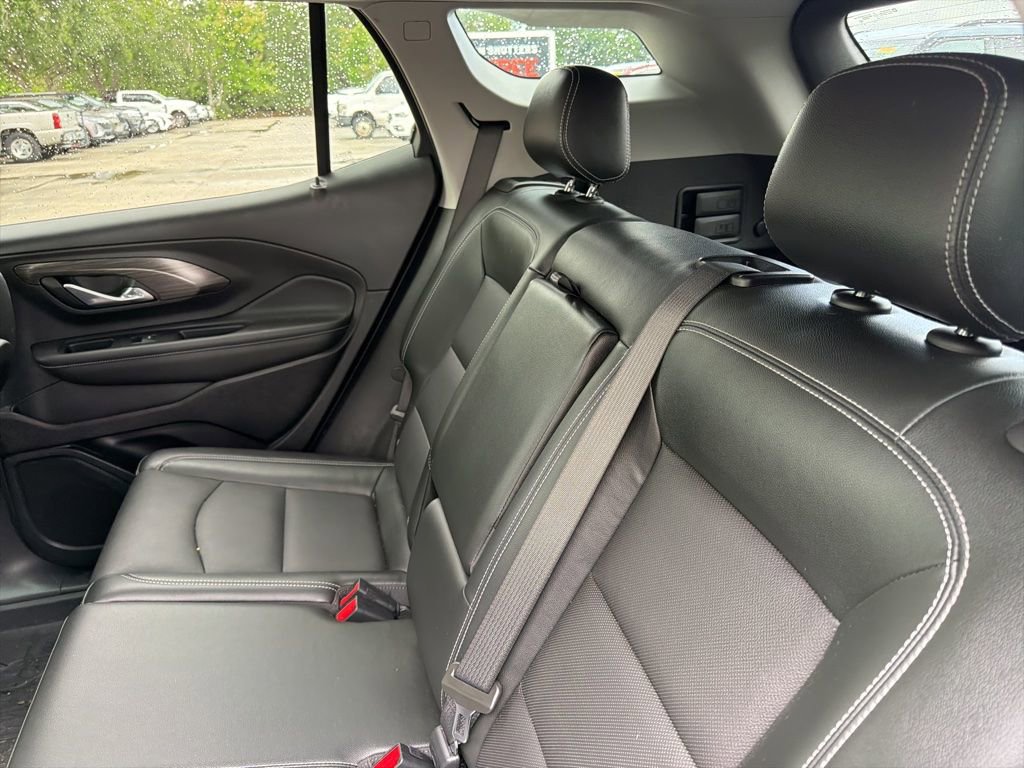 Used 2023 GMC Terrain SLT w/ Tech Package image 11