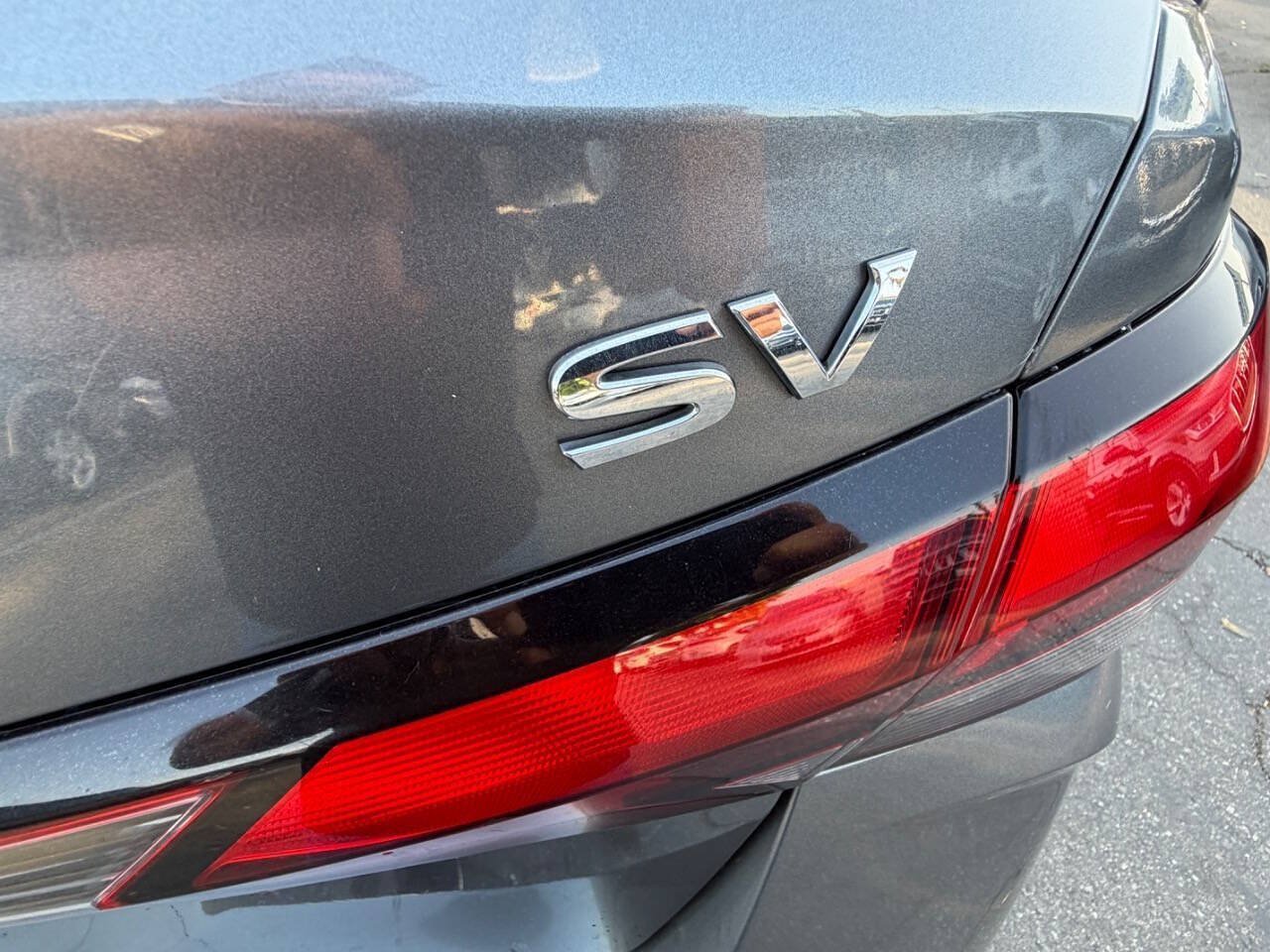 Used 2021 Nissan Versa SV FWD image 10