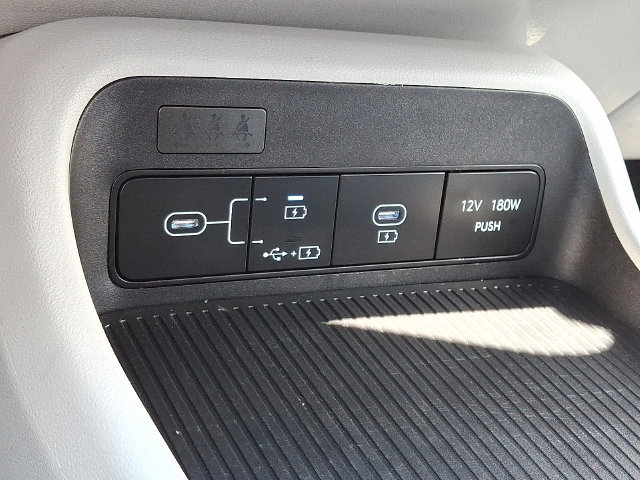 Used 2025 Hyundai Kona SEL AWD/4WD image 15