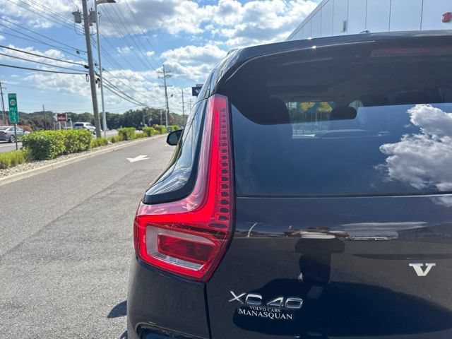 Certified 2024 Volvo XC40 B5 Plus w/ Protection Package Premier AWD/4WD image 10