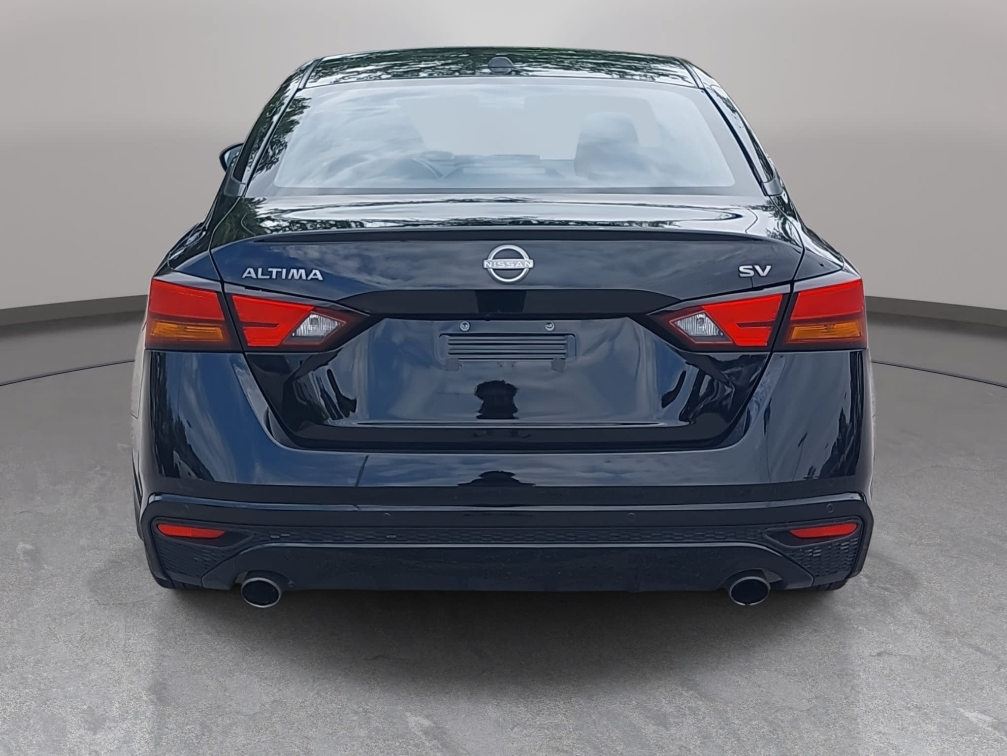 Used 2024 Nissan Altima 2.5 SV w/ SV Premium Package FWD image 6