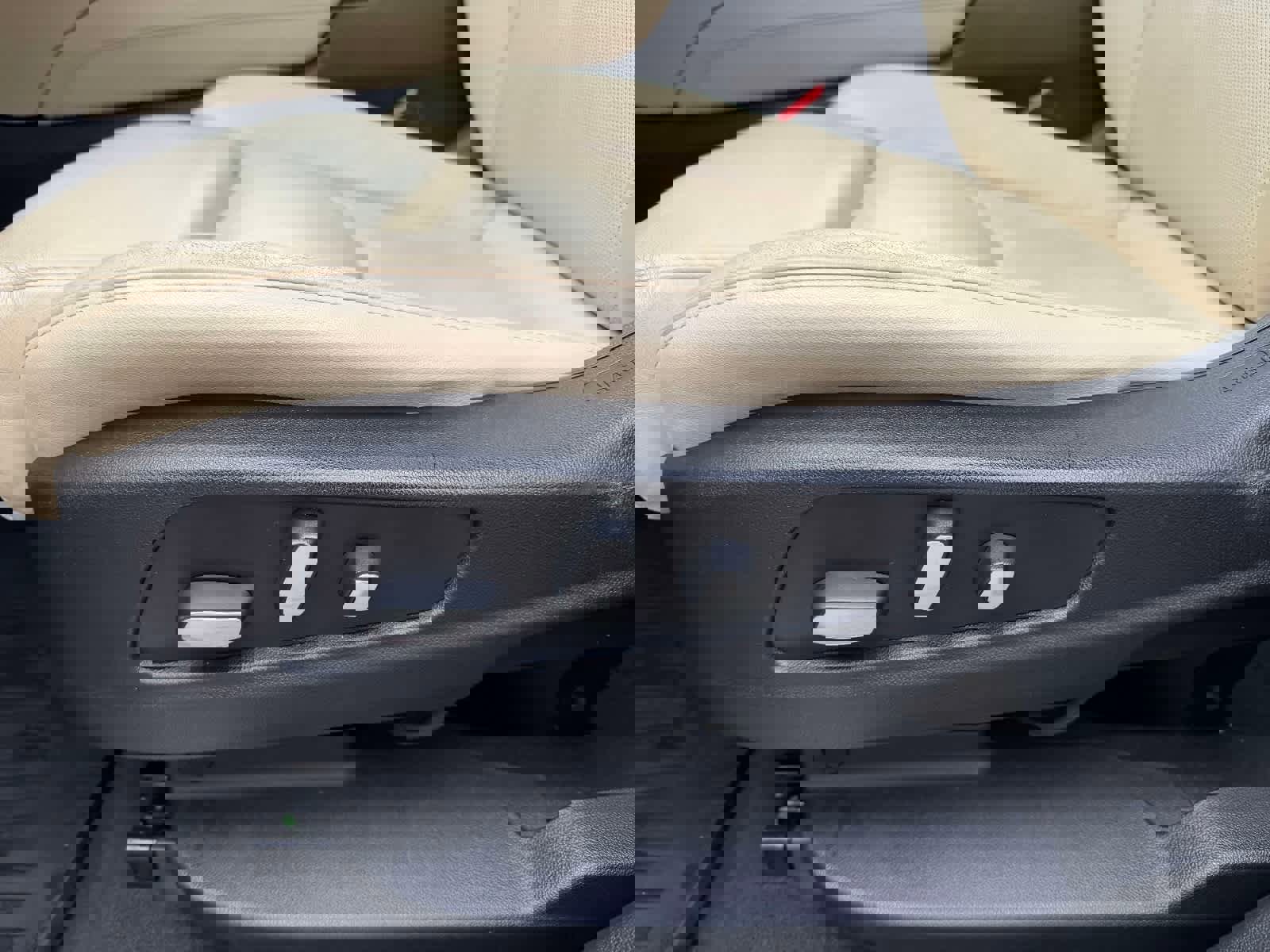 Used 2017 Cadillac XT5 Luxury w/ LPO, Wheel Lock Package image 19