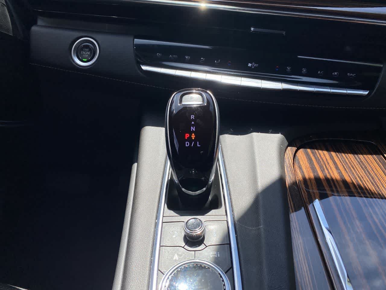 Used 2021 Cadillac Escalade ESV Premium Luxury w/ LPO, Illumination Package AWD/4WD image 27