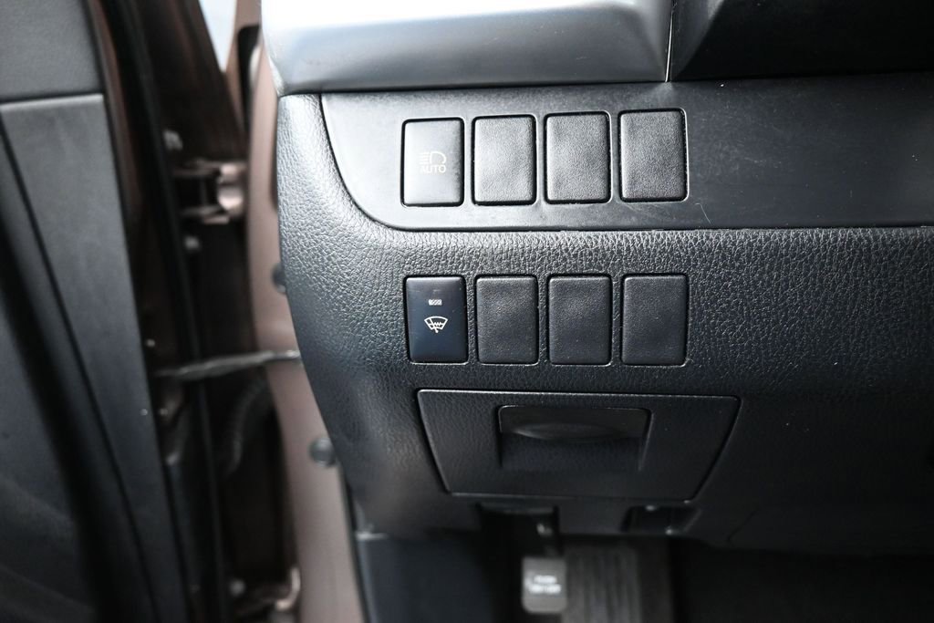 Used 2019 Toyota Highlander LE FWD image 29