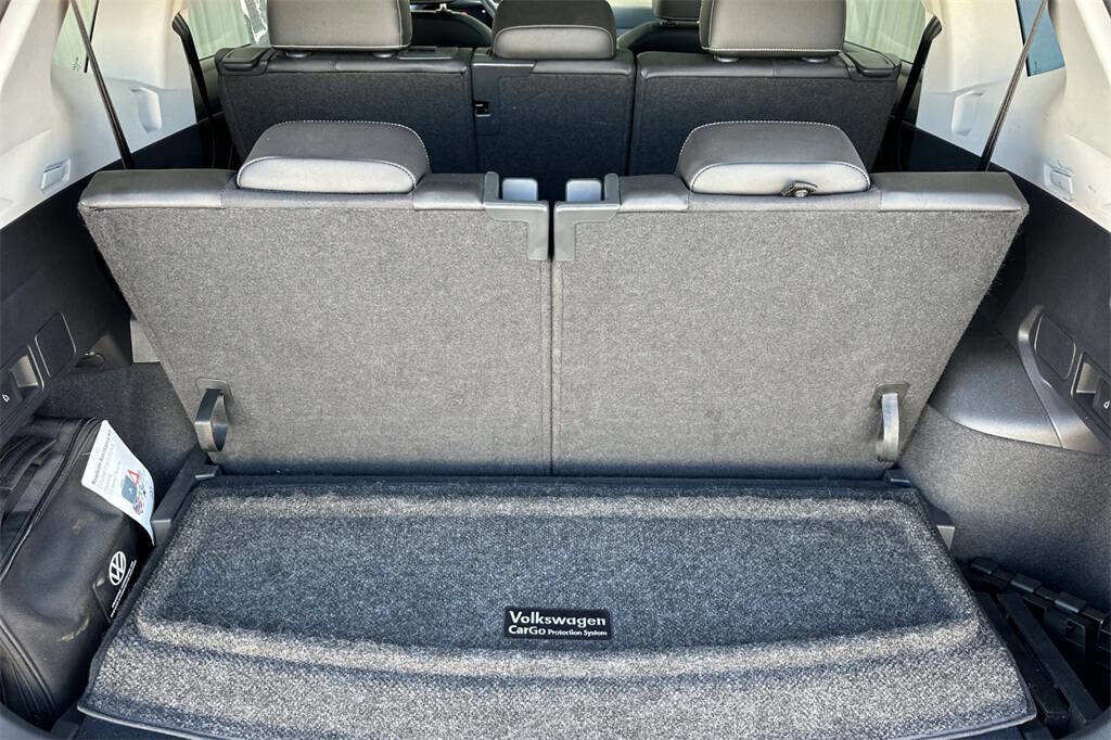 Used 2022 Volkswagen Tiguan SE image 16