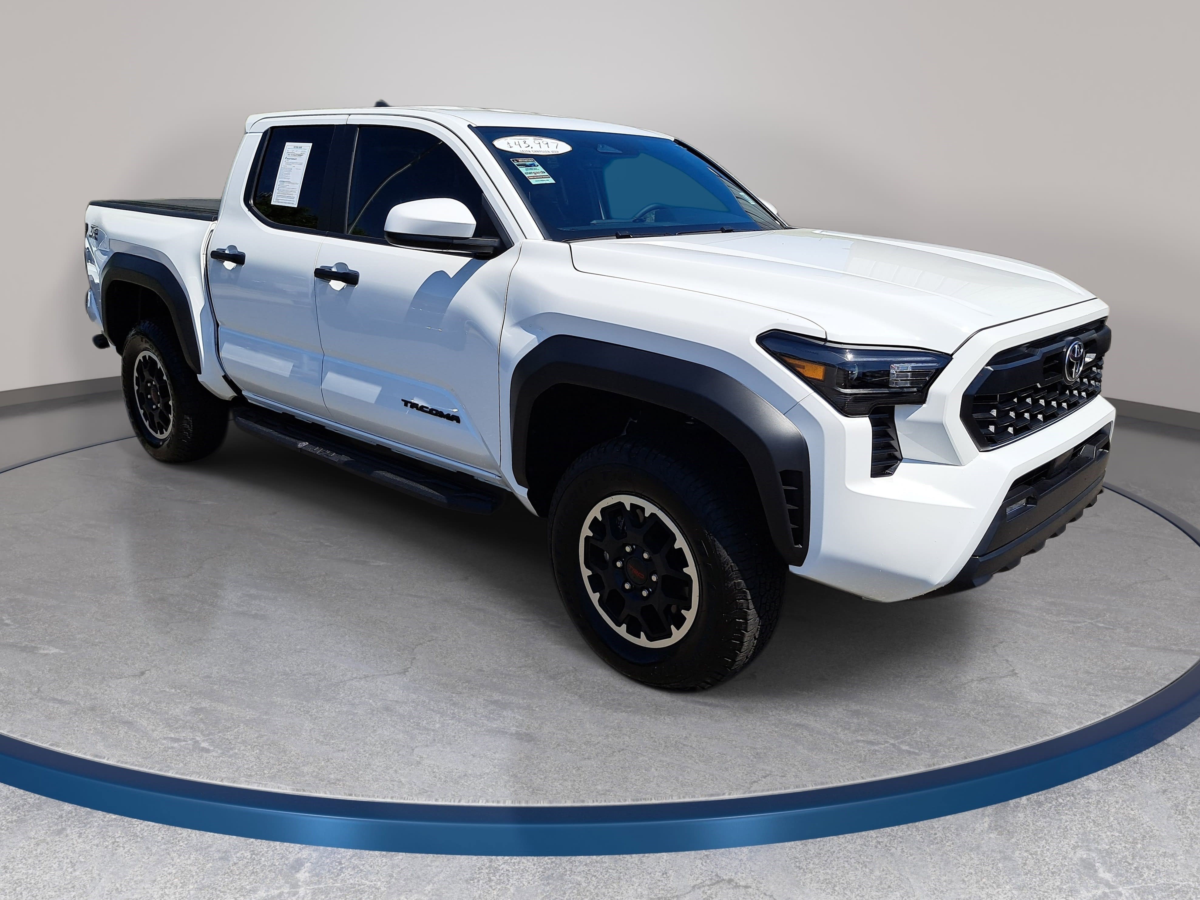 Used 2025 Toyota Tacoma TRD Off-Road AWD/4WD image 3