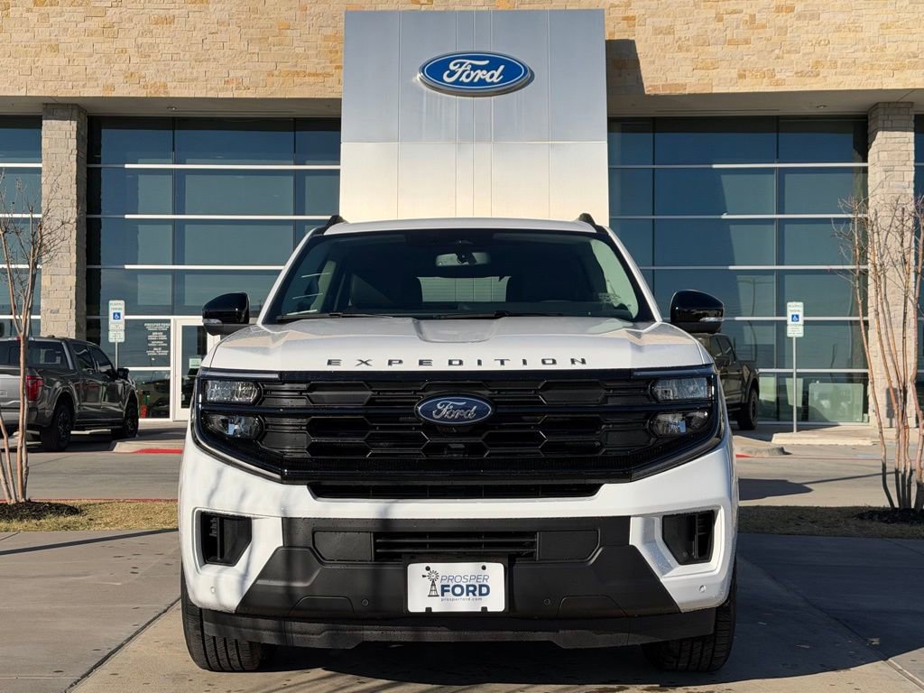 New 2025 Ford Expedition Active image 2