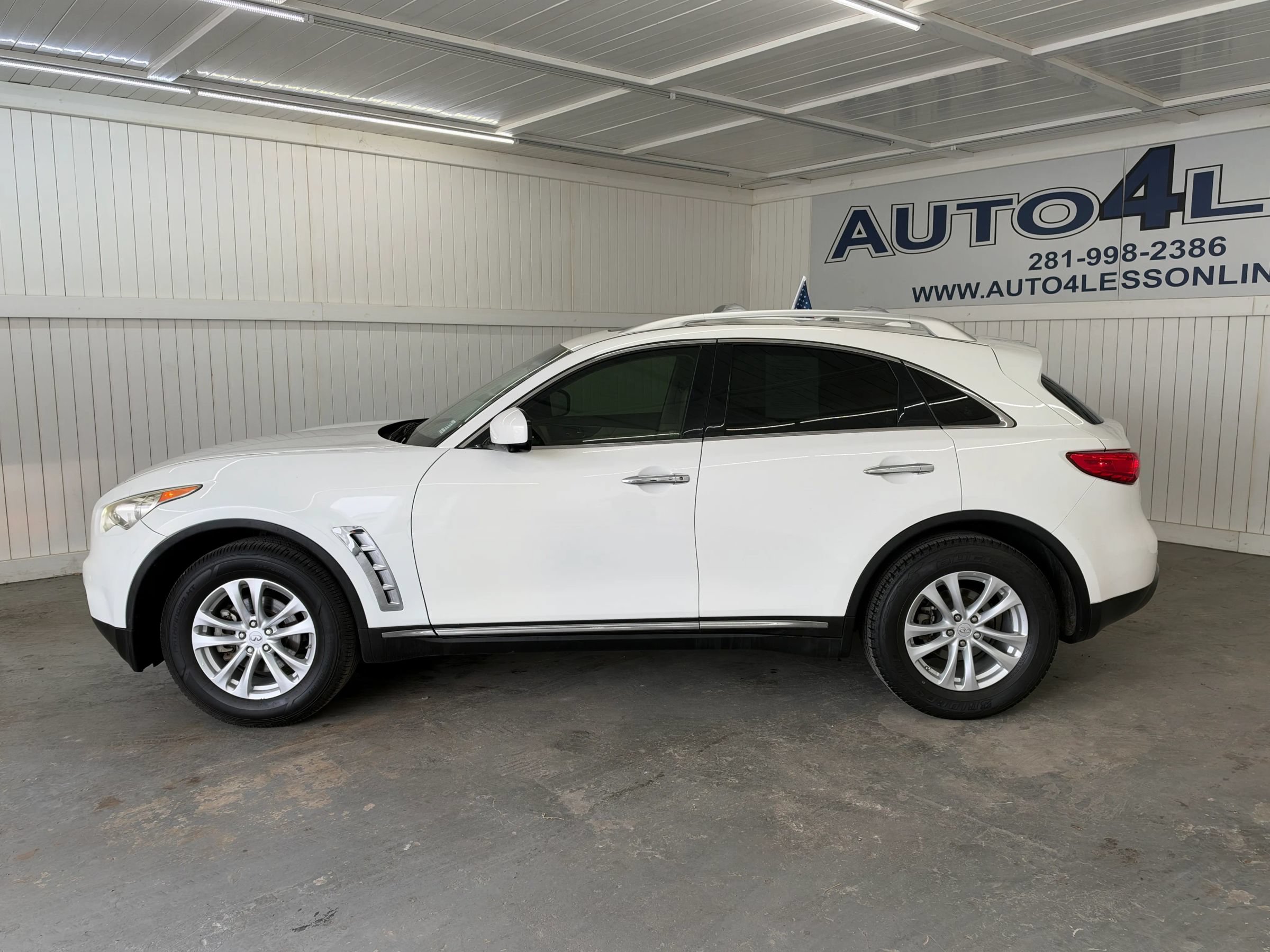 Used 2012 INFINITI FX35 2WD w/ Premium Pkg image 8