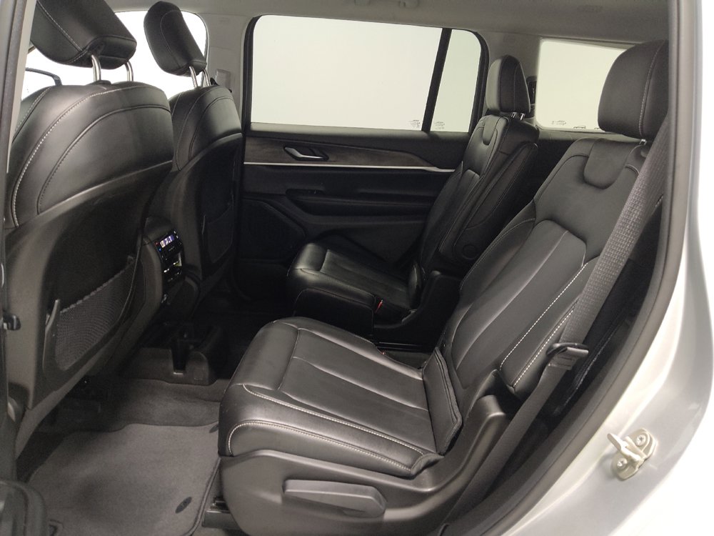 Used 2023 Jeep Grand Cherokee L Limited AWD/4WD image 18