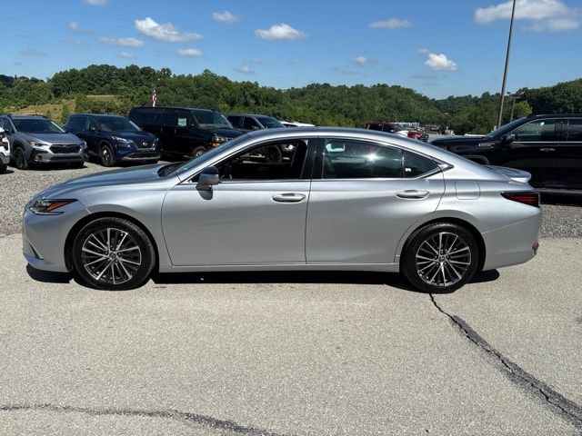 Used 2024 Lexus ES 300h w/ Premium Package FWD image 2