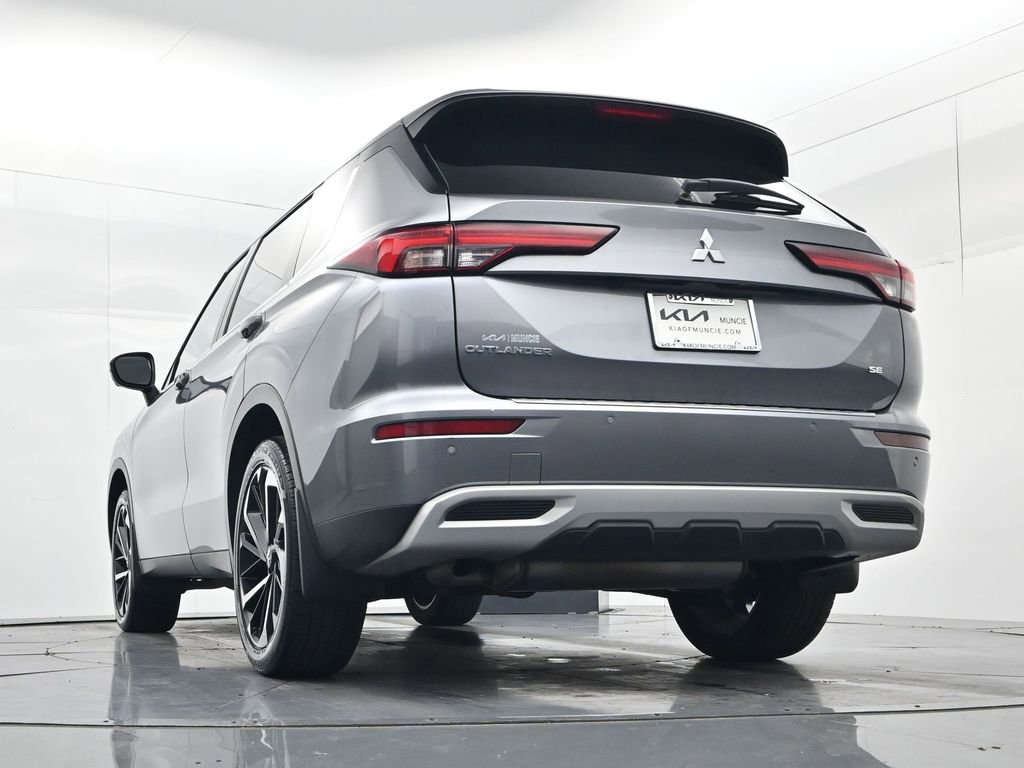 Used 2024 Mitsubishi Outlander SE image 43