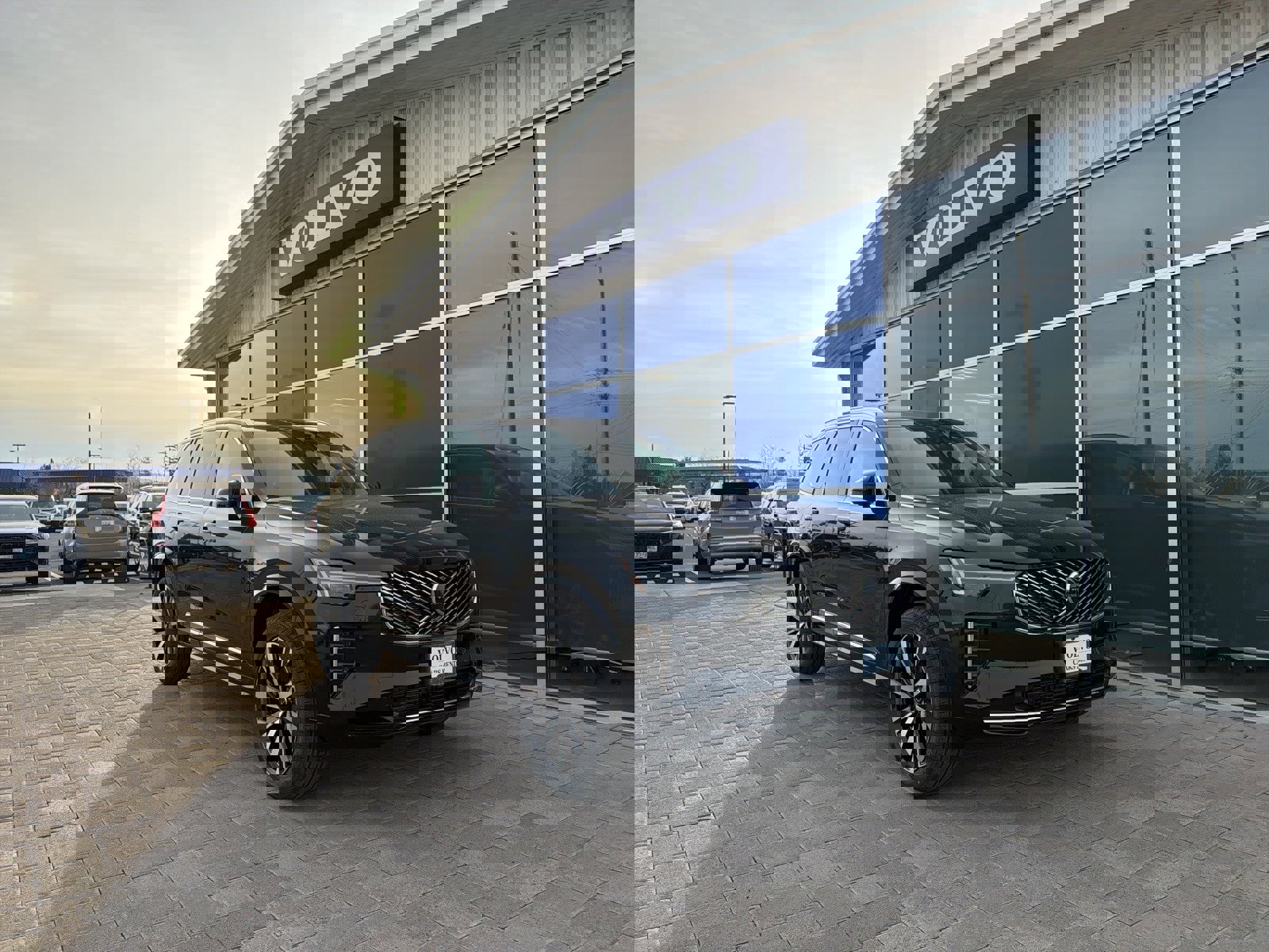 New 2026 Volvo XC90 B5 Core w/ Protection Package Premier image 1