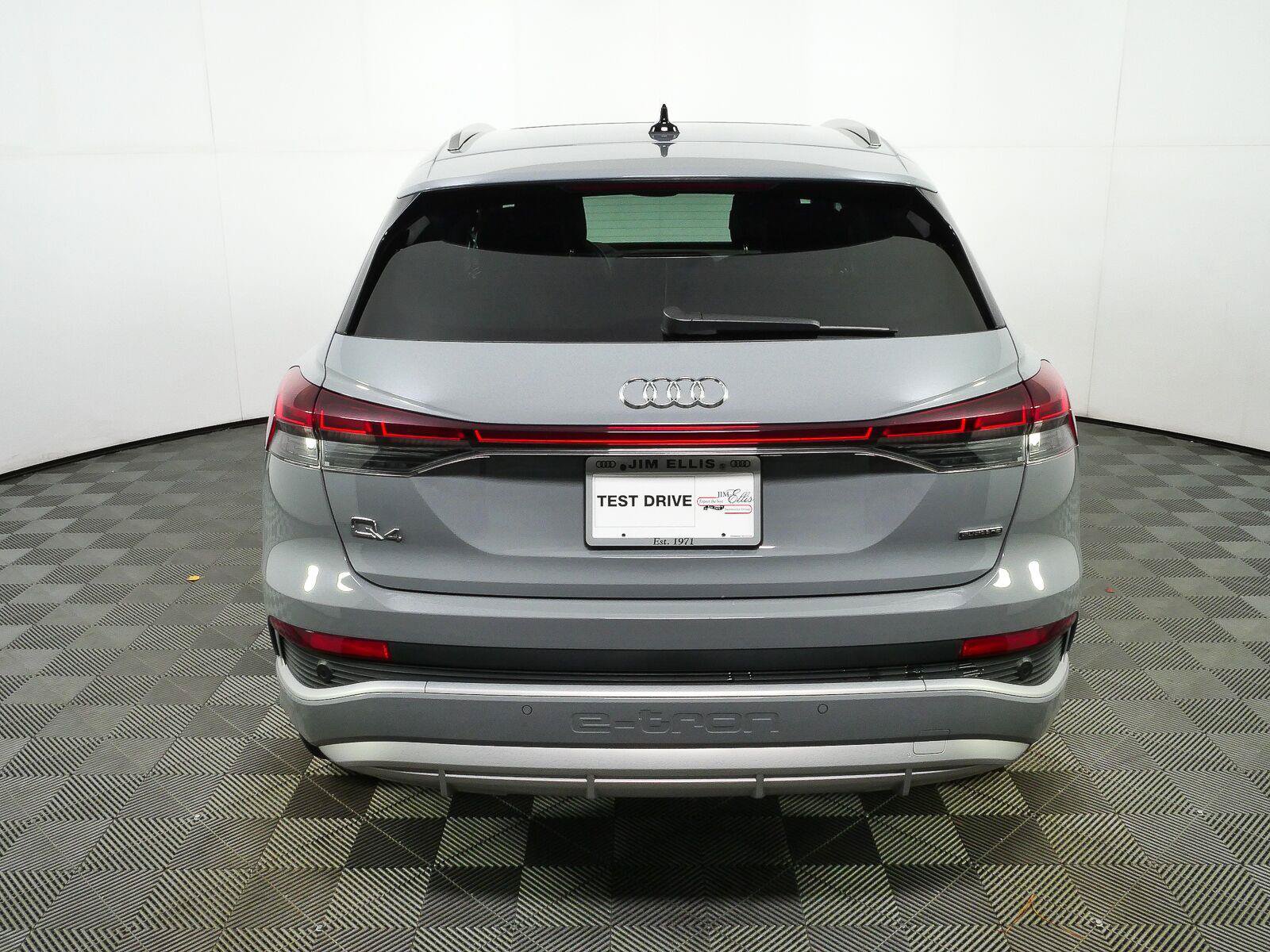 Used 2023 Audi Q4 e-tron Premium w/ Convenience Package AWD/4WD image 30