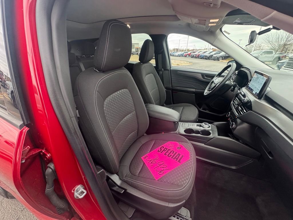 New 2025 Ford Escape Active w/ Cold Weather Package image 18