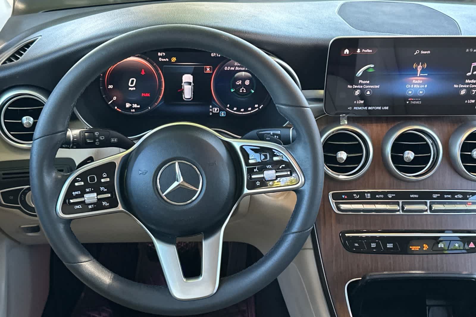 Used 2022 Mercedes-Benz GLC 300 4MATIC image 13