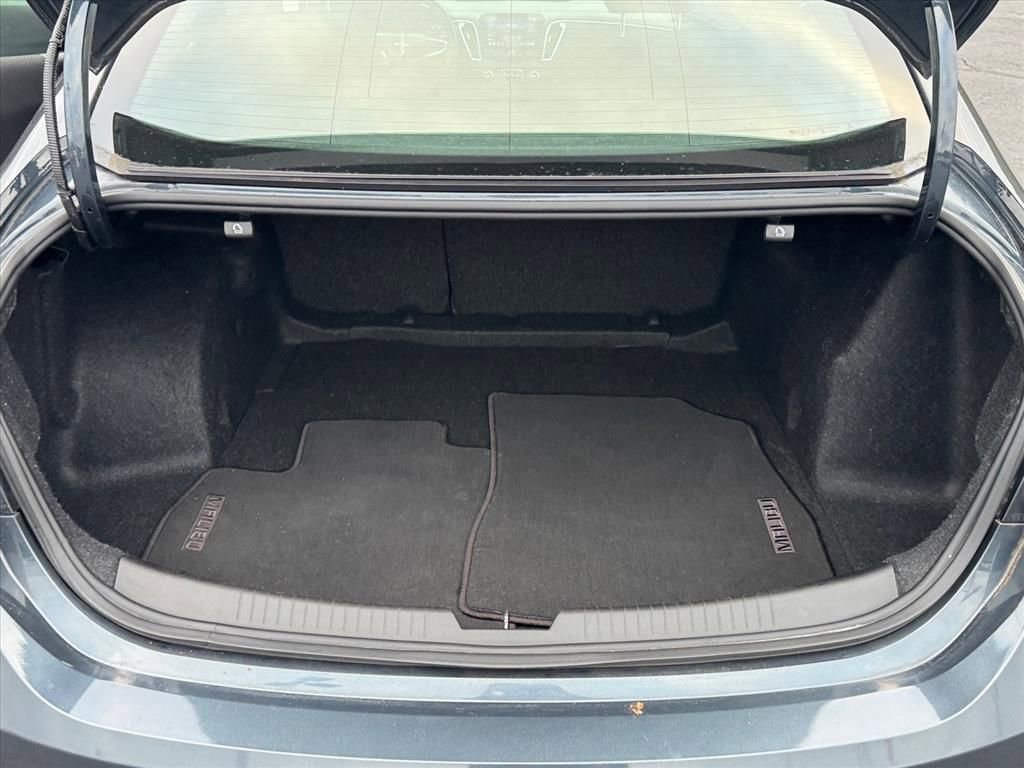 Used 2019 Chevrolet Malibu LT w/ Driver Confidence Package FWD image 10