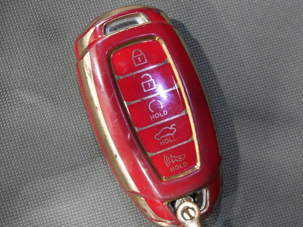 Used 2023 Hyundai Elantra SEL w/ Convenience Package FWD image 24