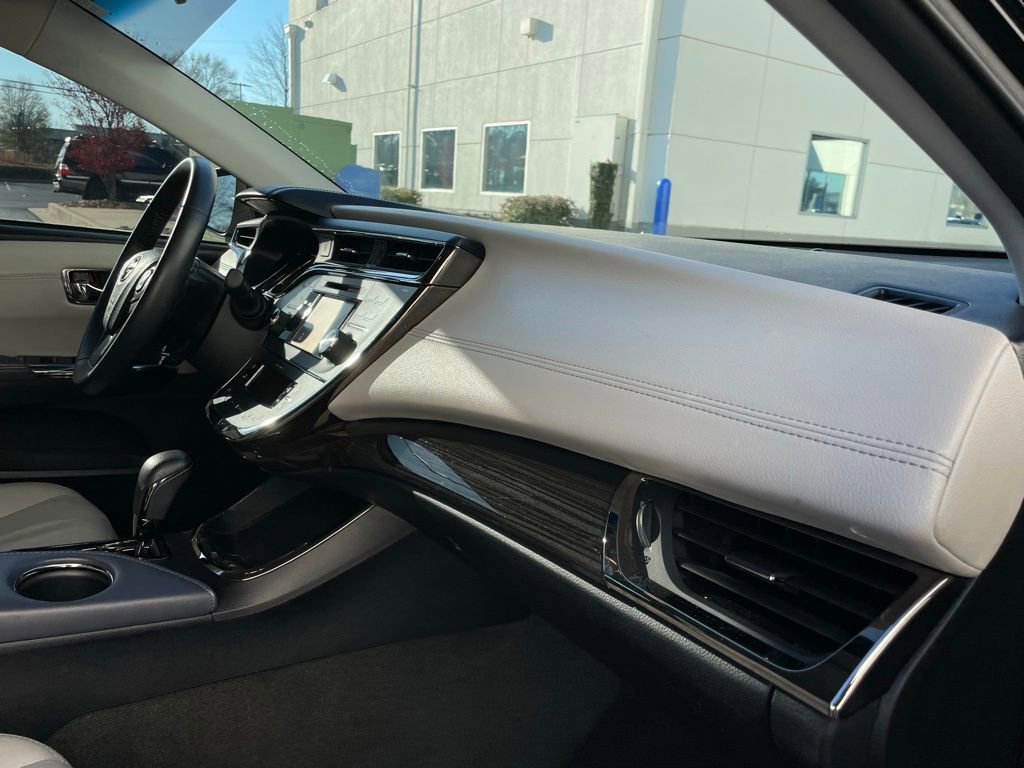 Used 2013 Toyota Avalon XLE image 32