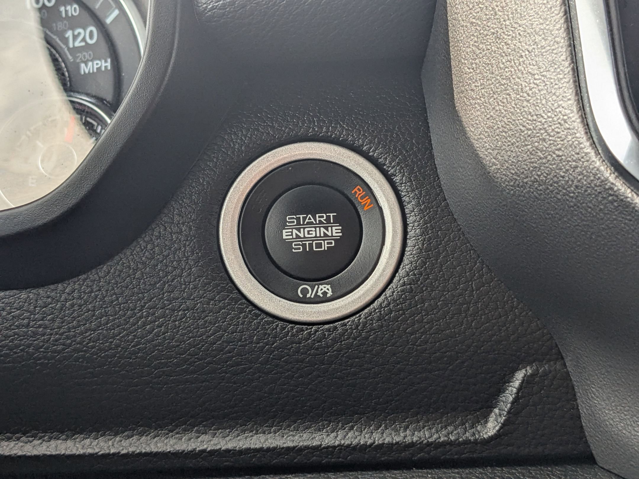 Used 2025 RAM 1500 Laramie image 19