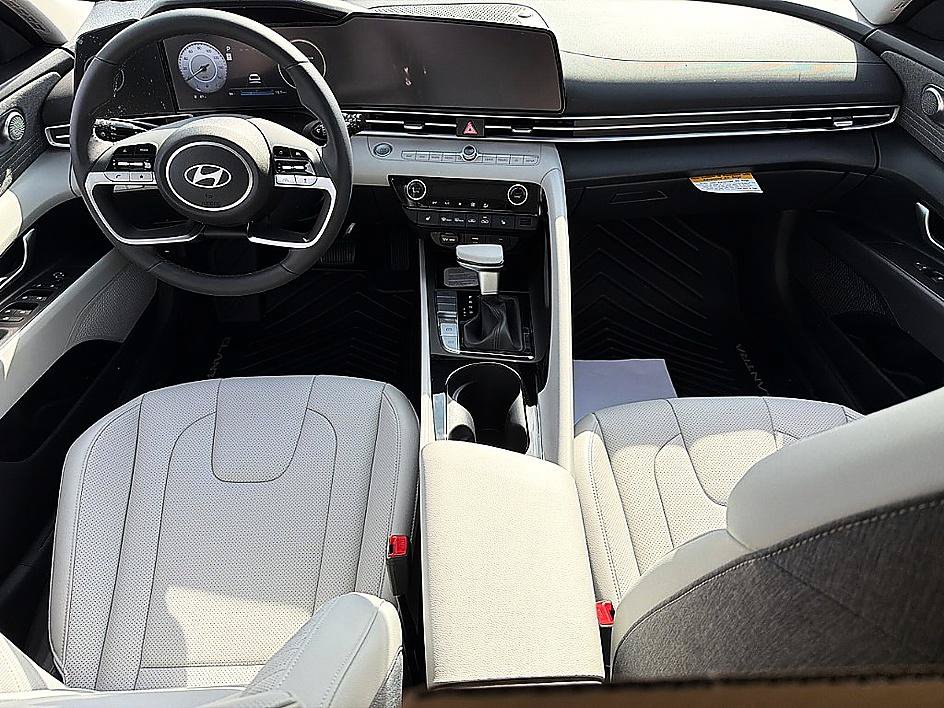 New 2026 Hyundai Elantra Limited FWD image 6