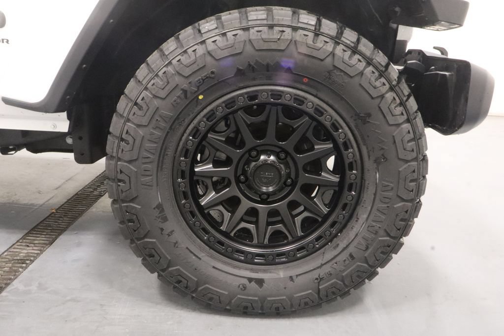 New 2025 Jeep Gladiator Sport AWD/4WD image 10