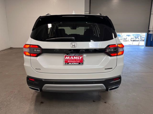 Used 2025 Honda Pilot Touring image 4