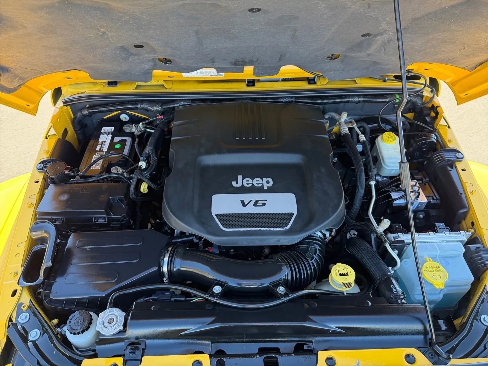 Used 2015 Jeep Wrangler Unlimited Sahara w/ Max Tow Package image 19