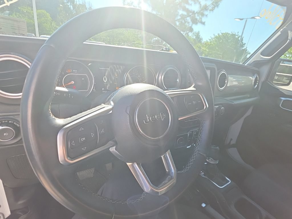 Used 2018 Jeep Wrangler Unlimited Sahara AWD/4WD image 10