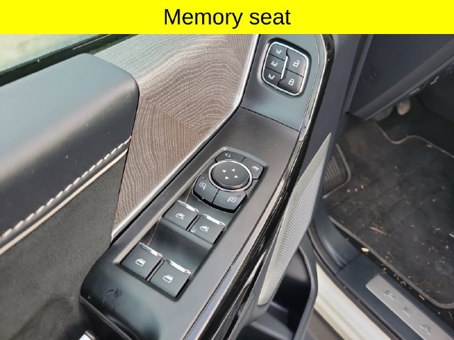 Used 2024 Ford F150 Lightning Platinum AWD/4WD image 22