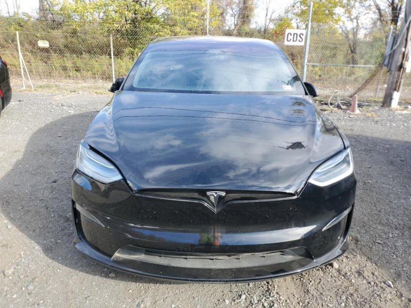 Used 2023 Tesla Model X Plaid image 2