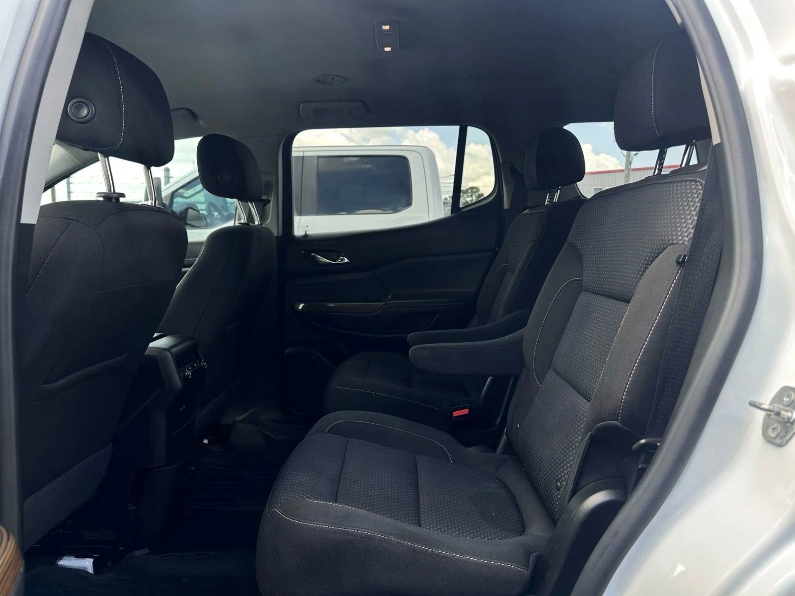 Used 2021 GMC Acadia SLE w/ LPO, Floor Liner Package image 12