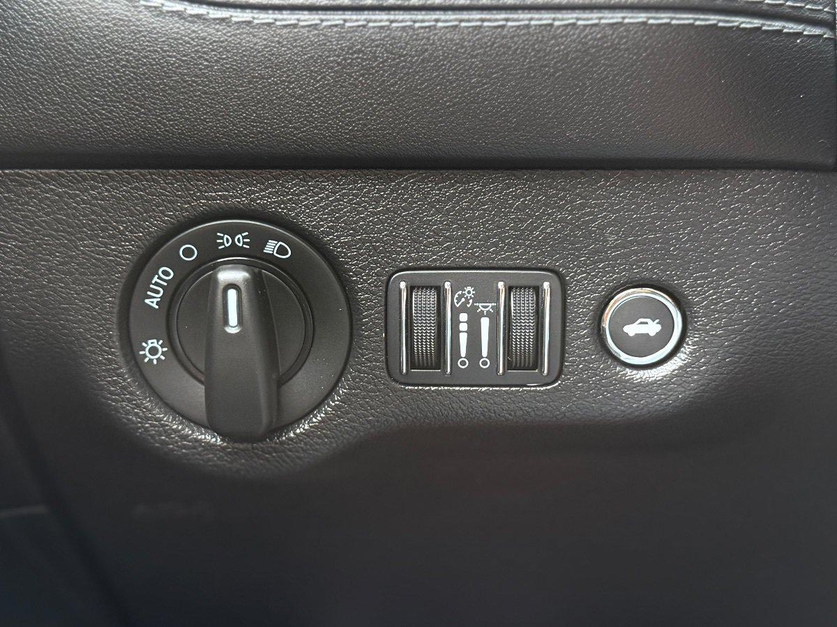 Used 2022 Dodge Charger Scat Pack RWD image 31