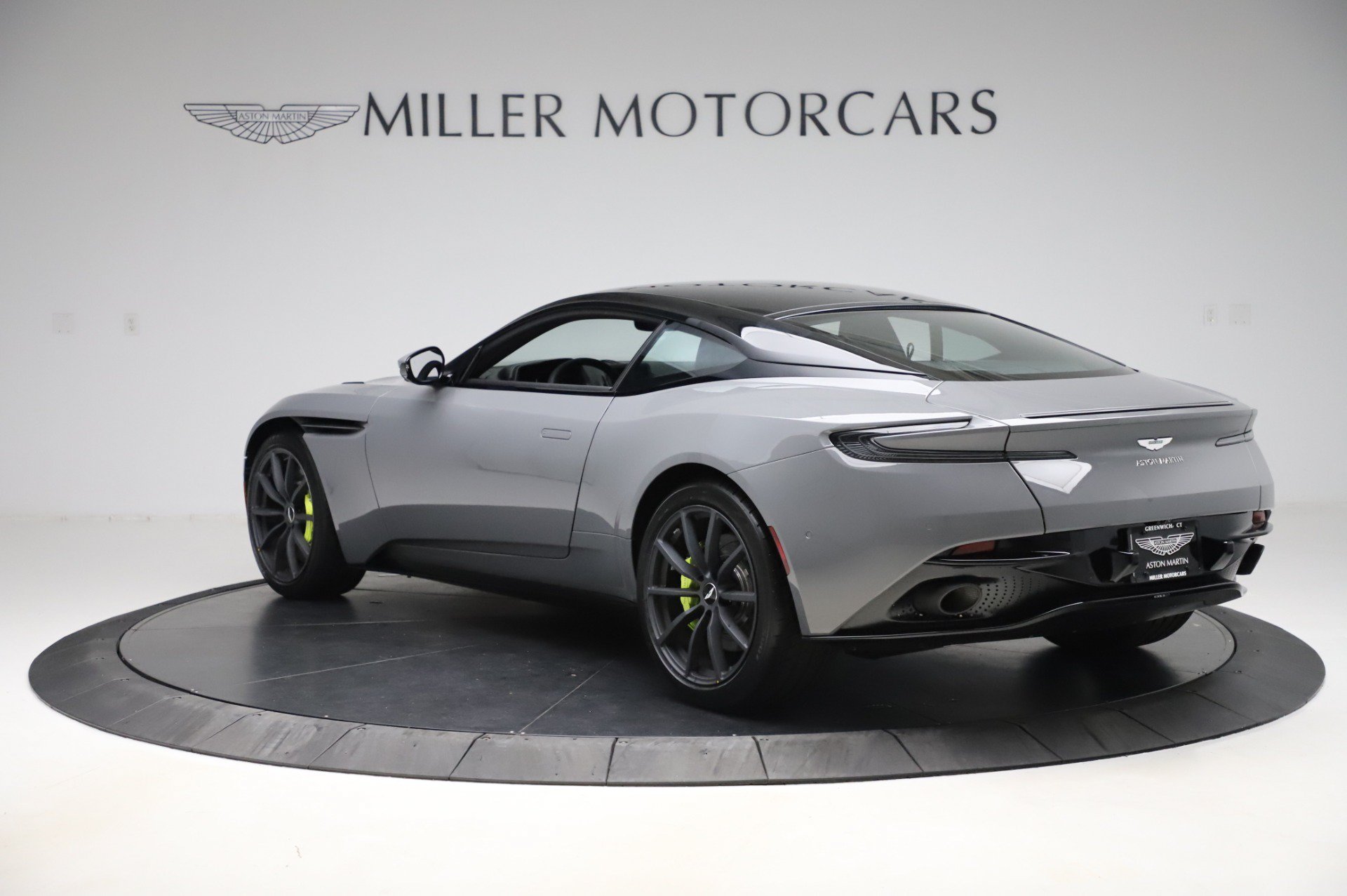 Used 2020 Aston Martin DB11 AMR RWD image 5