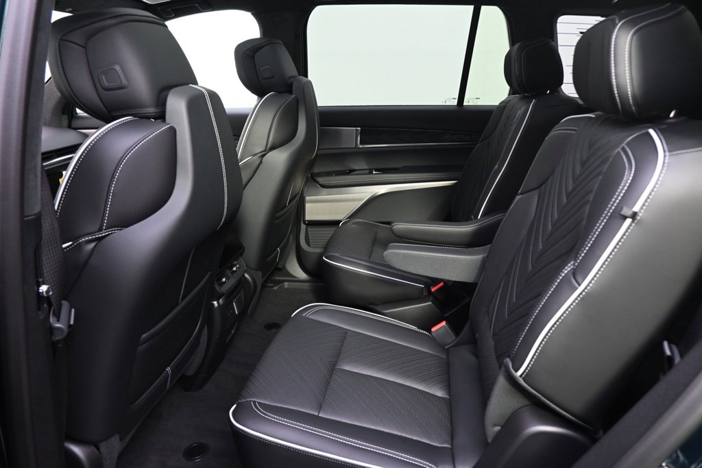 New 2026 Cadillac Vistiq Platinum image 21