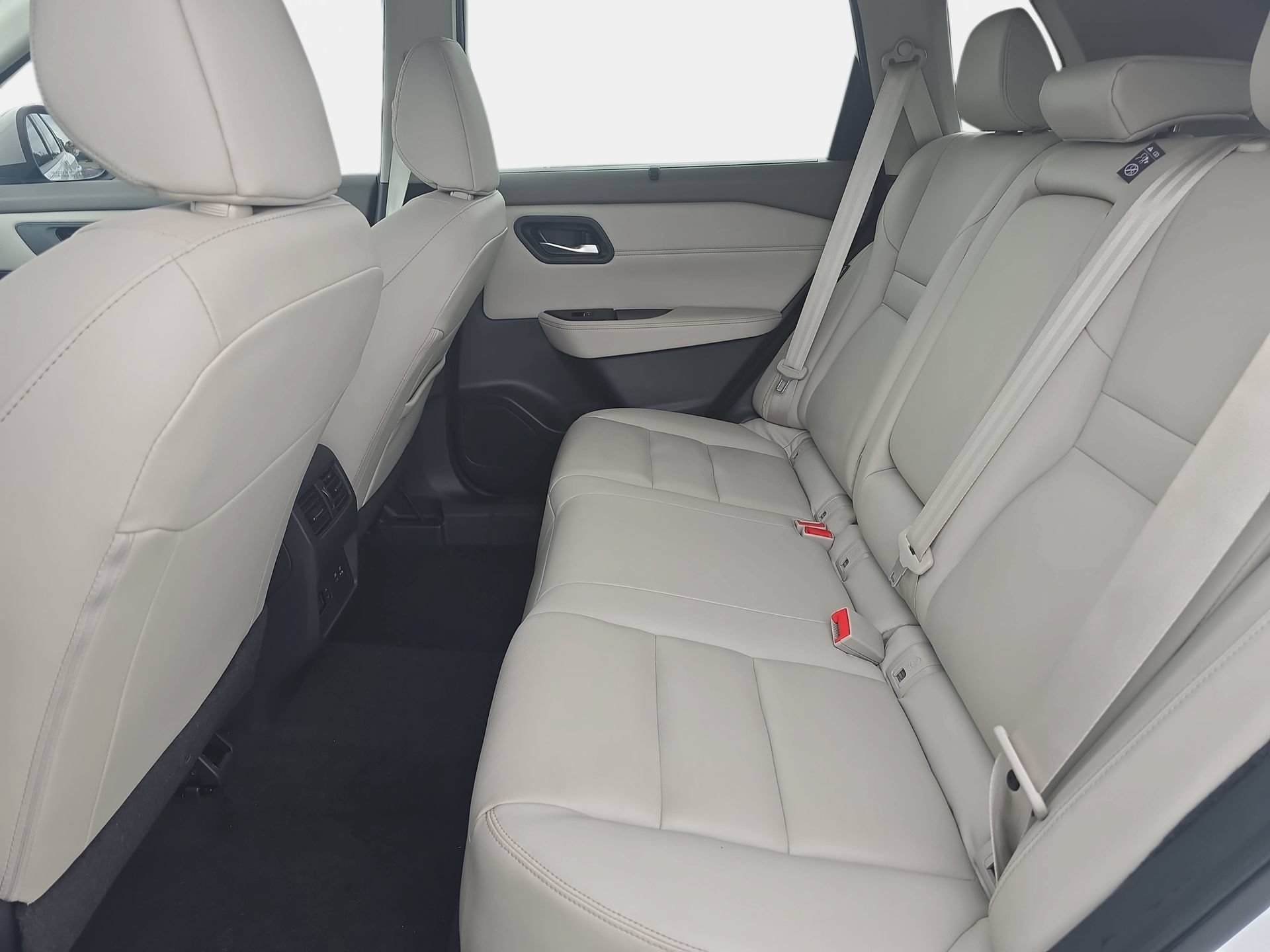 Used 2023 Nissan Rogue SL w/ SL Premium Package FWD image 14