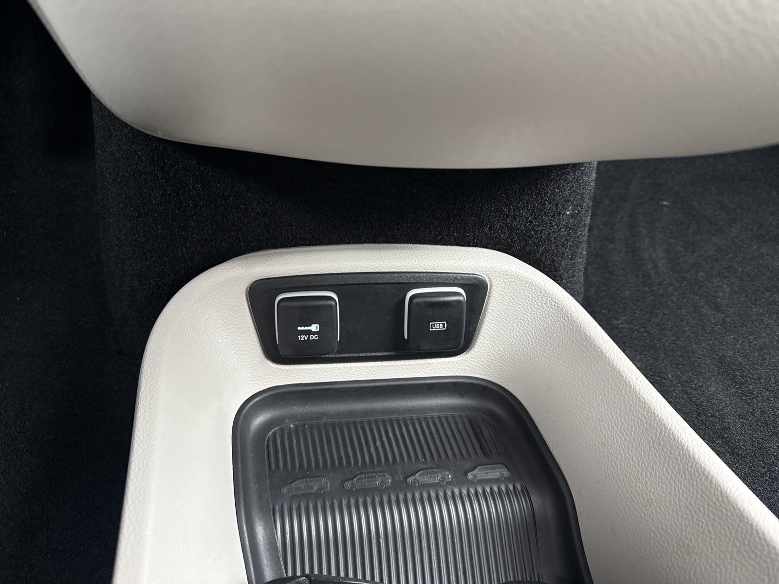 Used 2020 Chrysler Pacifica Touring-L image 23